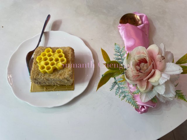 Vegan honey cake